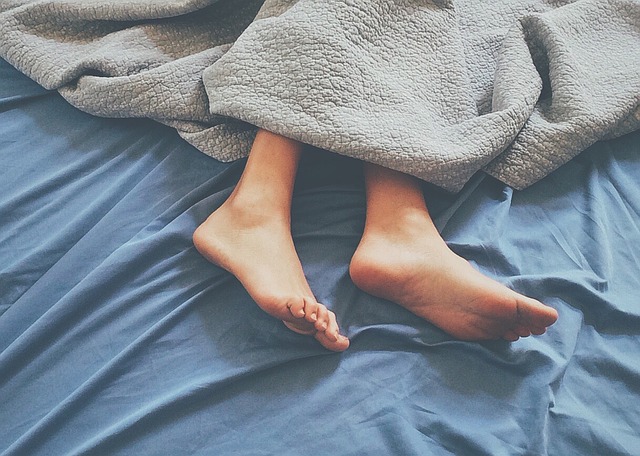 Cozy Comfortable Feet Sleep Bed